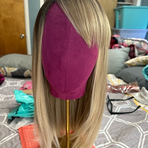 Chelsey Smith Cosmetics Amber Taupe Blonde - Picture 5 of 11